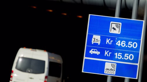 KRAFTIG ØKNING FOR BILISTENE: På grunn av økende gjeld i bompengeselskapene mener Transportøkonomisk Institutt at bilistene vil måtte betale mye mer bompenger i fremtiden.