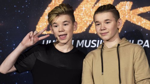 TIDENES YNGSTE SPELLEMENN: Marcus og Martinus (14) stakk i går av med den gjeveste prisen, årets spellemann. P4 gratulerer!