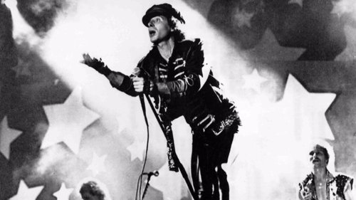 BLI FRISK A: Frontmann Klaus Meine i en litt yngre utgave i 1989.
