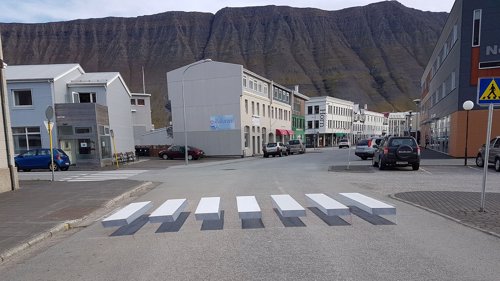SPESIELT: 3D-fotgjengerfeltet har de siste dagene blitt omtalt i en rekke internasjonale medier, blant annet i Tyskland og Spania.