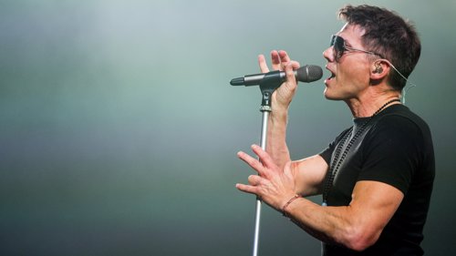 MENTOR: Morten Harket synger under A-ha-konsert i Oslo spektrum i november.