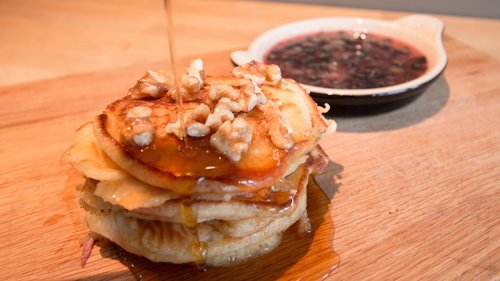 DIGG: Amerikanske pannekaker er like godt til middag som til frokost, i alle fall på «Pannekakedagen».