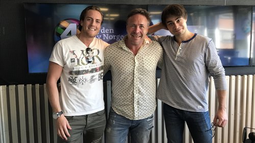 FERSKT SAMARBEID: Aleksander Rybak og Philip Cecil. P4-programleder Michael i midten.
