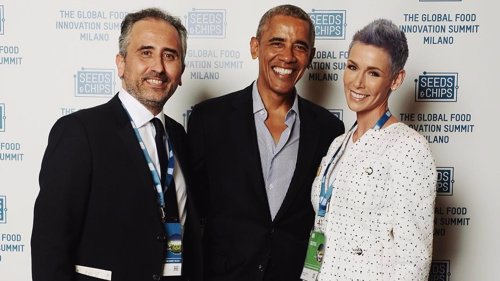 PRESIDENTMØTE: EAT-president Gunhild Stordalen møtte USAs tidligere president Barack Obama, og grunnlegger av Seeds and Chips, Marco Gulaltieri (t.v.).