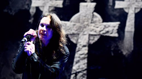 Total eclipse: Ozzy Osbourne sørget for det perfekte øyeblikket med "Bark at the Moon".