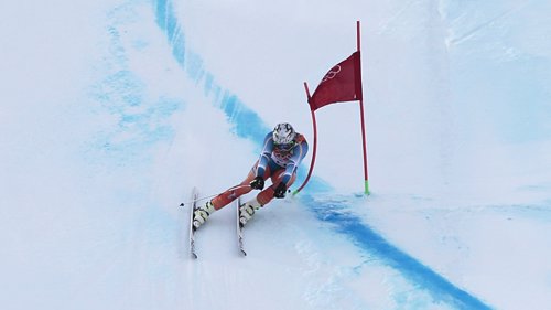 MIDT PÅ NATTA: For å se Aksel Lund Svindal og de andre norske alpinistene under OL må du opp midt på natta.
