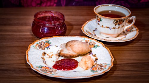 BRITISK: Det blir ikke mer britisk enn afternoon tea