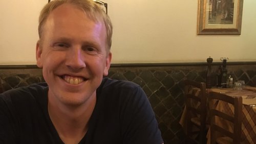 Fem spørsmål på 60 sekunder. Null problem for Simen Andreas Skogheim!