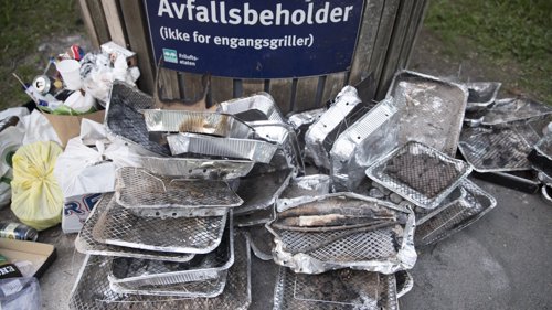 De populære engangsgrillene er i disse tider en stor fare for branner.