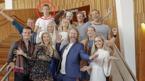 FINN ÉN FEIL: Nesten alle deltakerne smilte til pressen på «Skal vi danse»-lanseringen.
