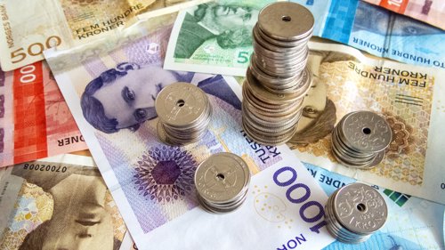 VENTER I SPENNING: Snart kan du sjekke om du har skattepenger til gode.