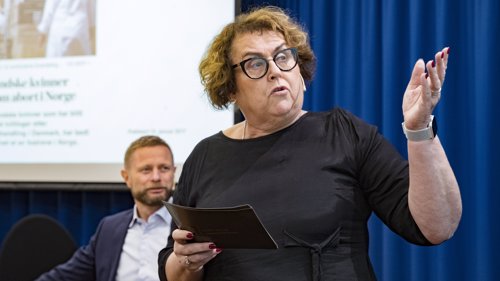 VIL HA LOVENDRING:
Helseminister Bent Høie (H) og fungerende partileder i KrF Olaug Bollestad presente regjeringens lovforslag i februar. Flere i fagmiljøet er svært kritiske.