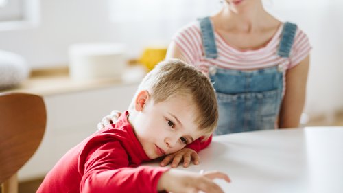 Barn av foreldre med lav utdanning har større sjanse for å få ADHD, ifølge ny forskning.