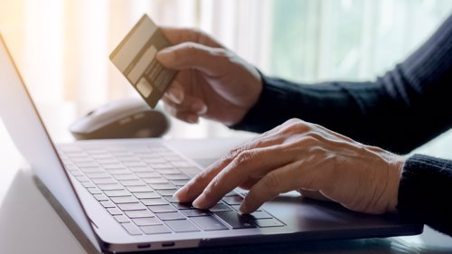 STOPPET OPP: Mange færre velger å kjøep næringsmidler fra utenlandske nettbutikker etter avgiftsendringen ved nyttår. Illustasjonsfoto.