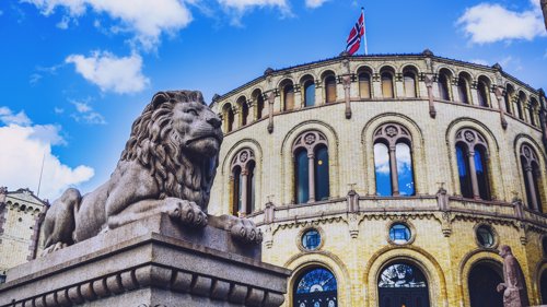 STORTINGET: Å bryte reglene for pendlerbolig bør straffes på lik måte som de som har jukset med reiseregninger, mener nestleder i Rødt.