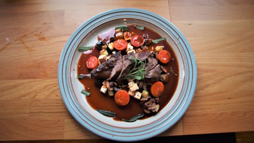 Lammefilet med rosmarinsaus og fetaost