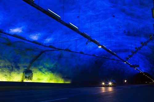 Lærdalstunnelen er verdens lengste tunnel, og går mellom Lærdal og Aurland.
