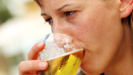 Mange sliter med alkoholproblemer, og det koster samfunnet mange millioner kroner årlig.