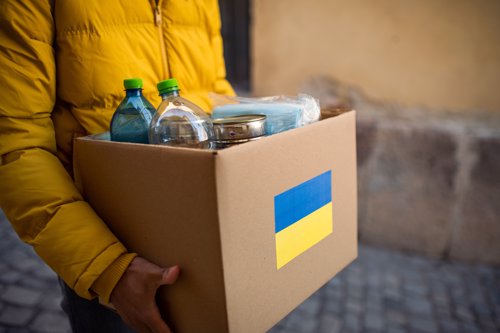 I mindre kommuner merker de raskt at det blir flere folk i bygda når flyktningmottakene fylles opp.