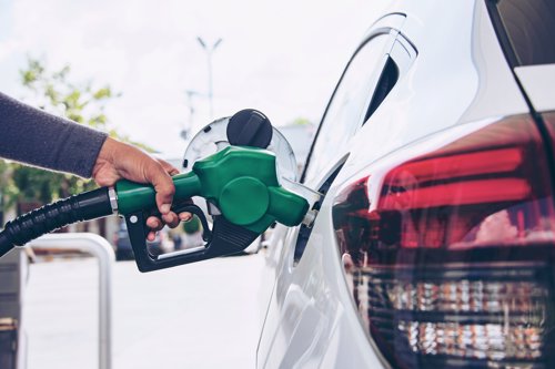 PUMPE: Drivstoffprisen har økt.