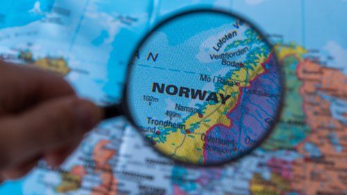Map of Norwey through magnifying glass