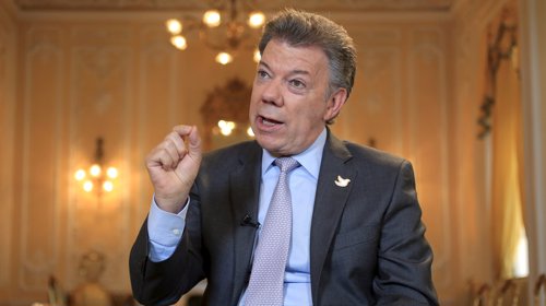 FREDSPRISVINNER: Colombias president Juan Manuel Santos får Nobels fredpris.