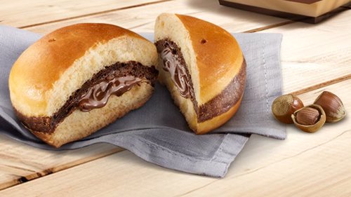 SØT: Den nye hamburgeren med Nutella er foreløpig bare å få kjøpt i Italia.