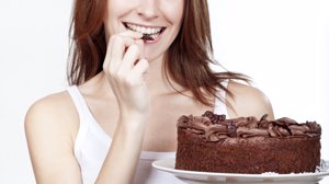 Forskere: - Spis sjokoladekake til frokost!