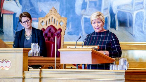 LA FRAM BUDSJETTET:
Stortingspresident Tone Wilhelmsen Trøen og finansminister Siv Jensen under finanstalen i Stortinget.