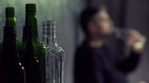 Blå Kors tror koronapandemien kan ha forverret situasjonen for mange alkoholavhengige.